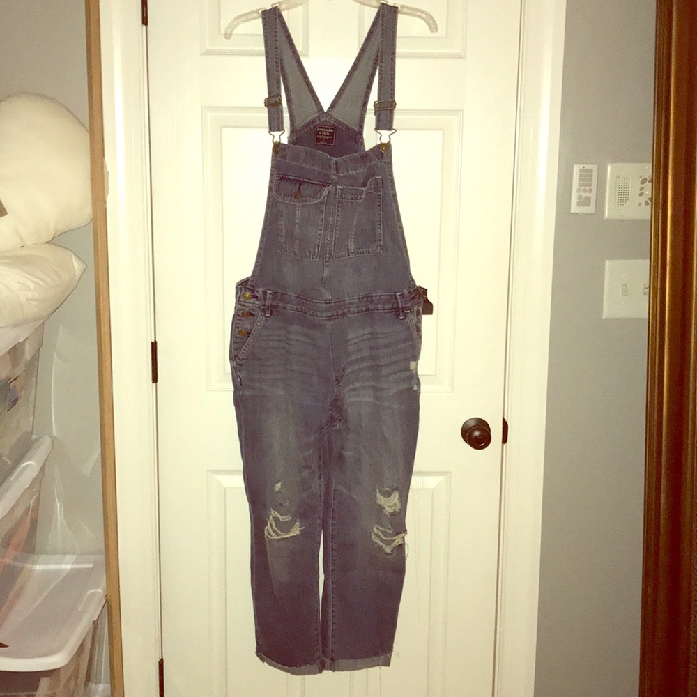 NWT Abercrombie & Fitch overalls size L